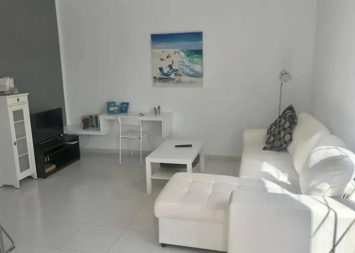 Vrys Close To The Apartament *